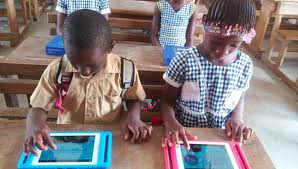 Poursuite des cours par télévision, radio, et Internet pendant la pandémie du COVID-19: Atouts et contraintes au Togo